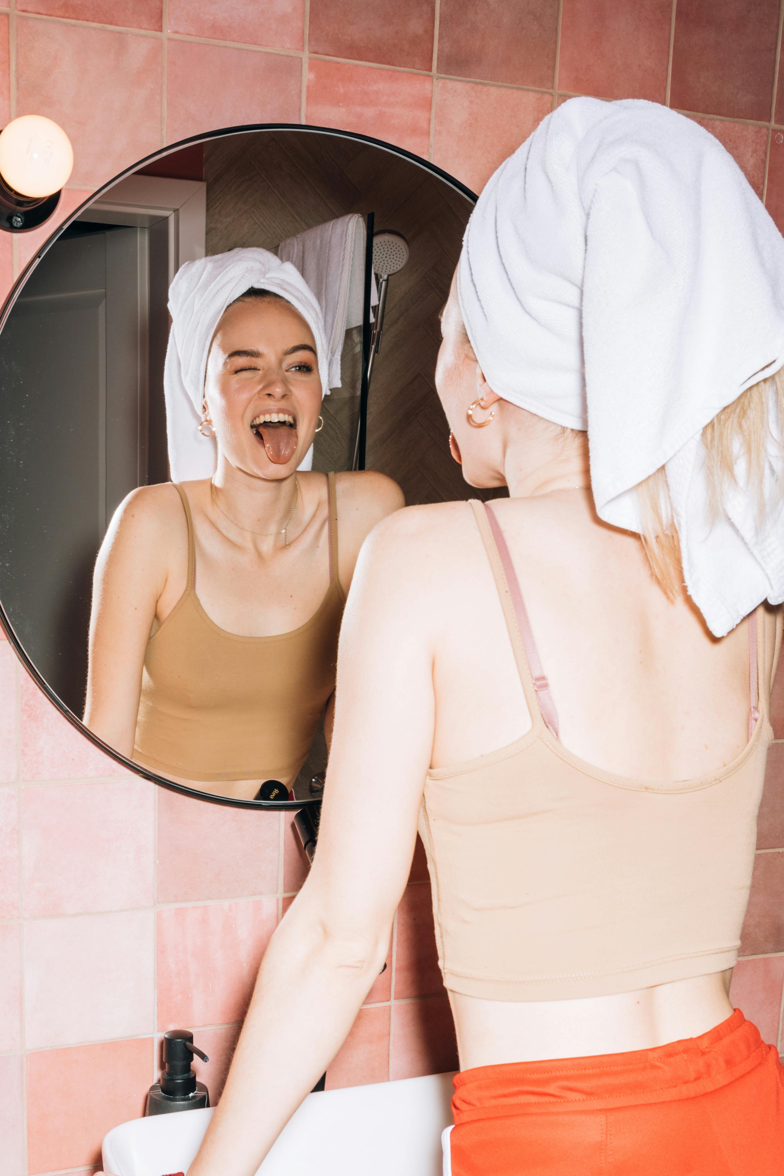 Effective Ways to Properly Wash Your Hair in 2025